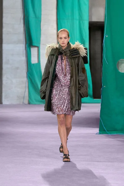 Look 46